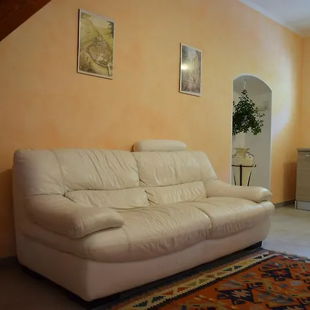 Dolce......soggiorno Apartment *