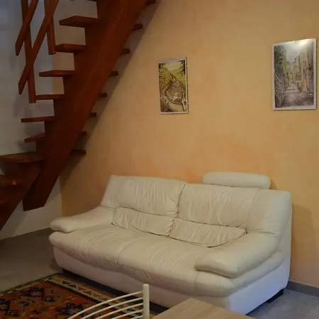 Apartment Dolce......soggiorno Dolceacqua
